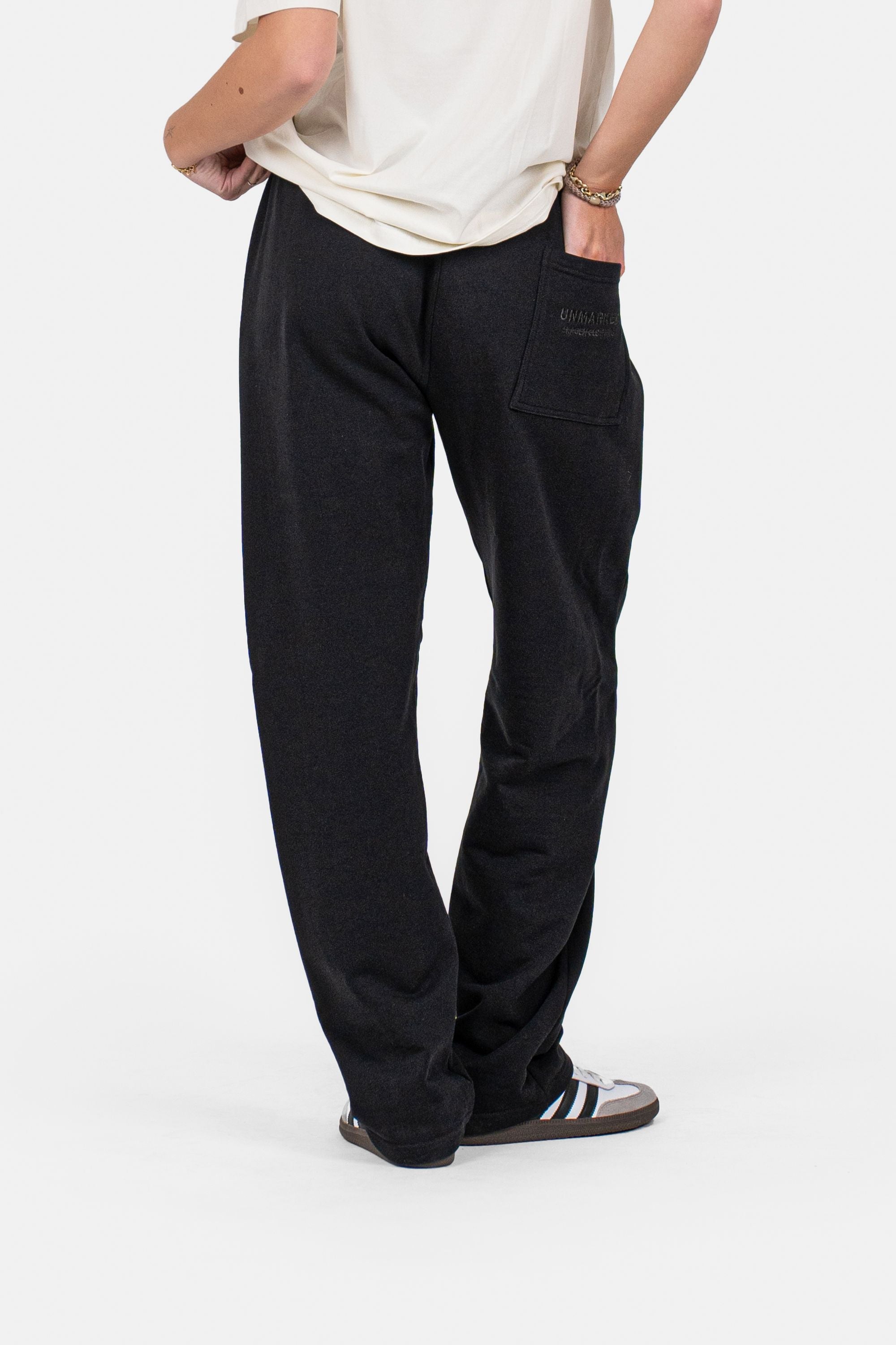 UNMARKED Sweatpants Svart
