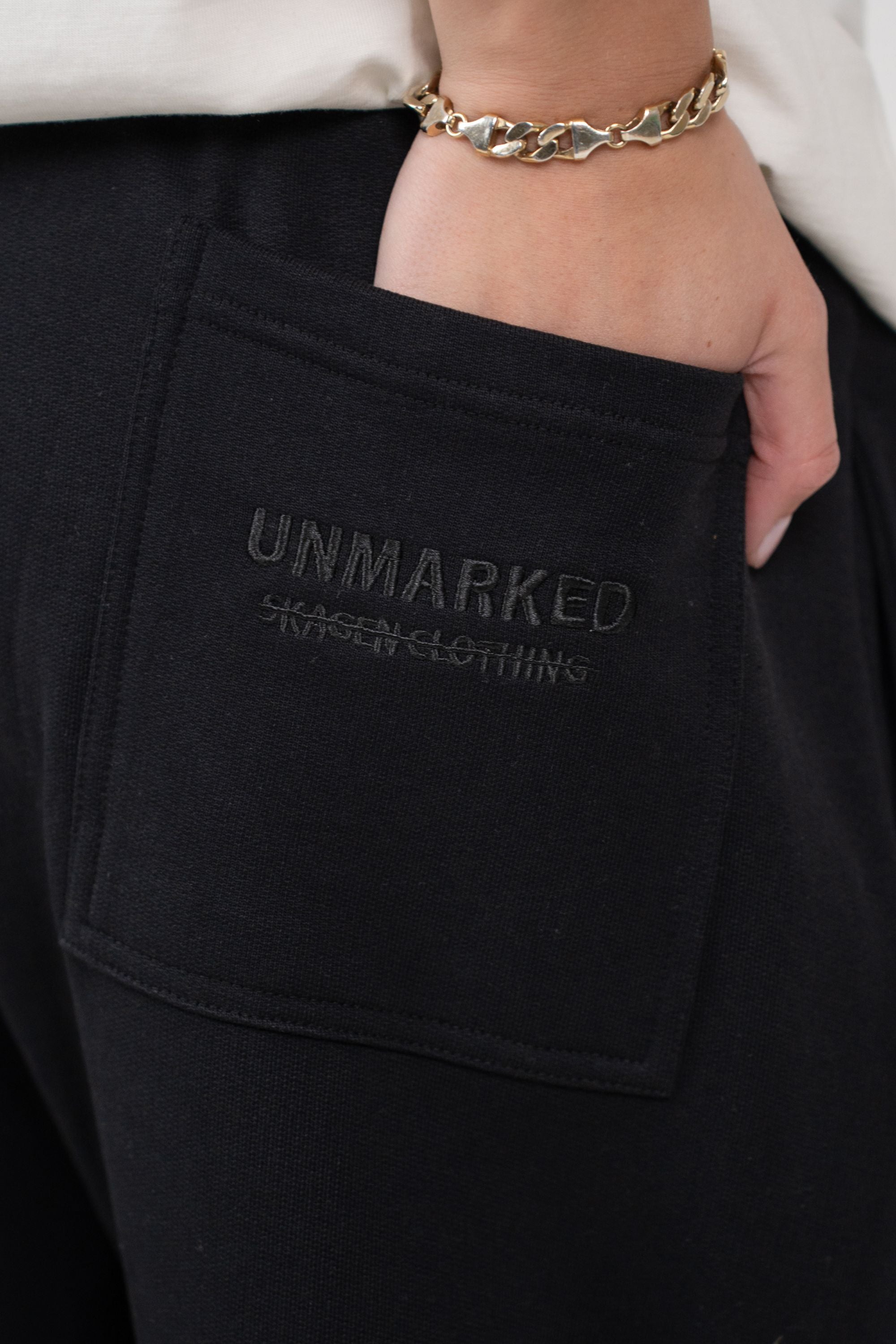 UNMARKED Sweatpants Svart