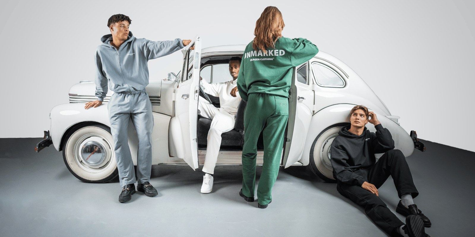Sweatshirts & Hoodies