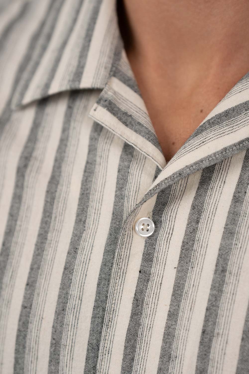 Kortærmet Hørskjorte Sort Stribet |  Skagen-clothing.dk