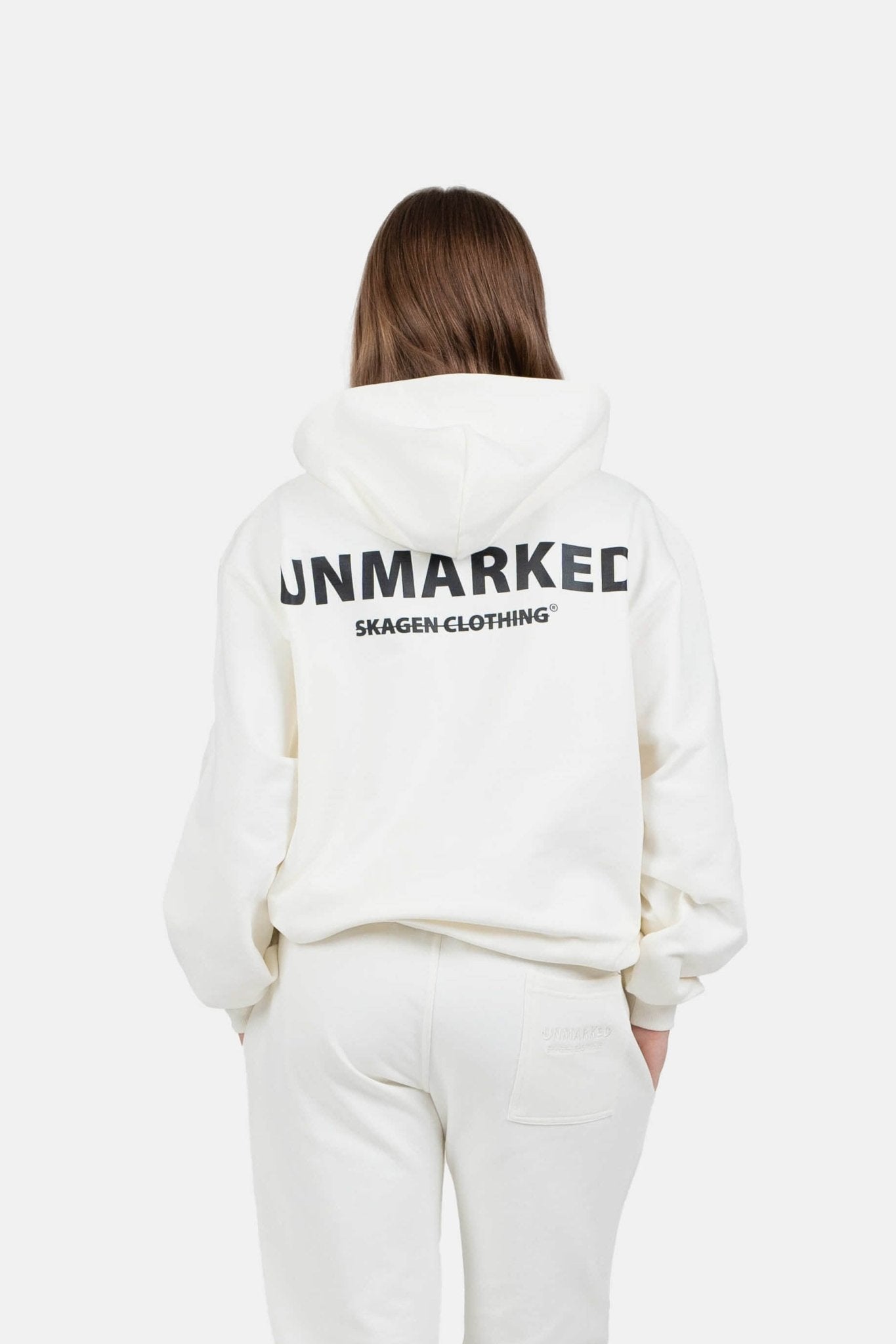 UNMARKED Hoodie Hvid |  Skagen-clothing.dk