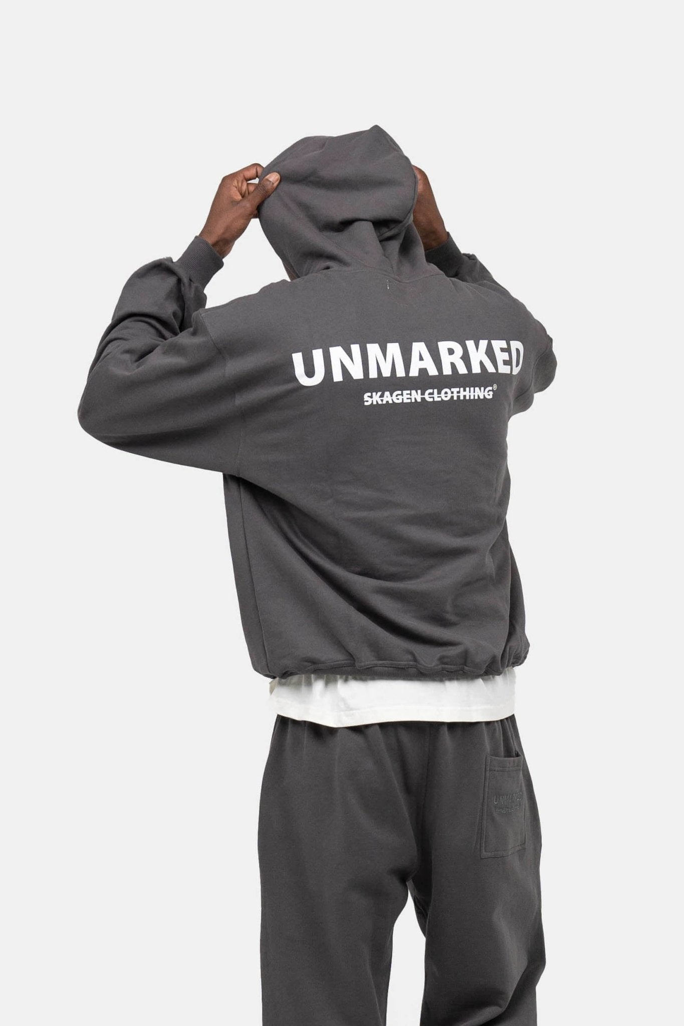 UNMARKED Hoodie Mørkegrå |  Skagen-clothing.dk