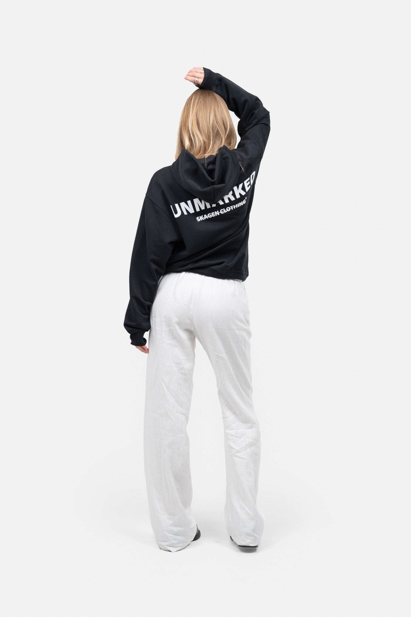 UNMARKED Hoodie Sort |  Skagen-clothing.dk