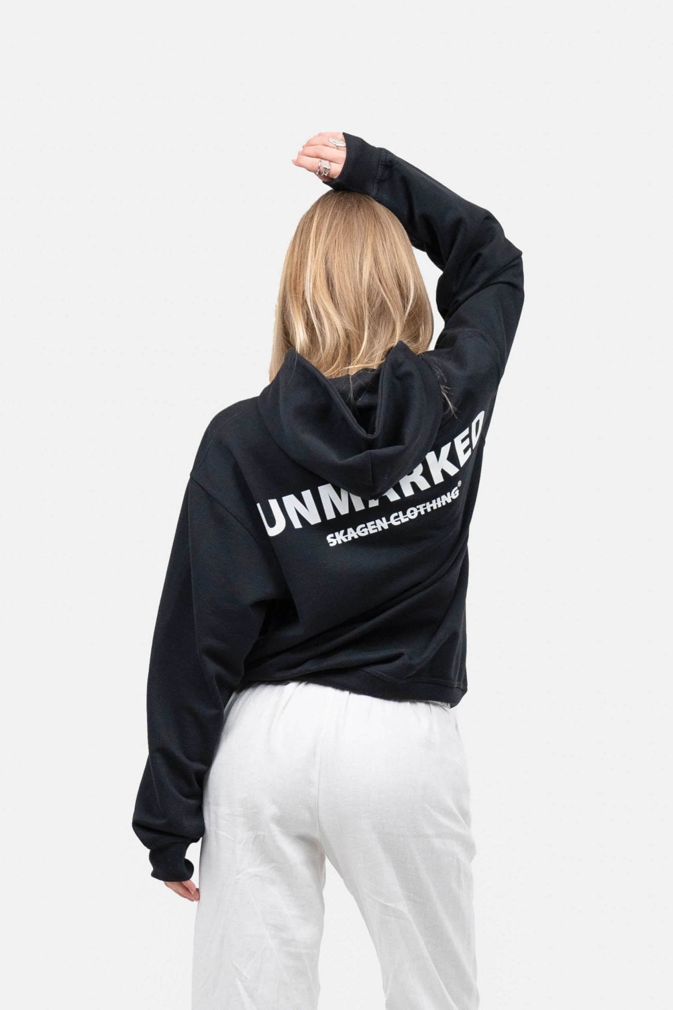 UNMARKED Hoodie Sort |  Skagen-clothing.dk