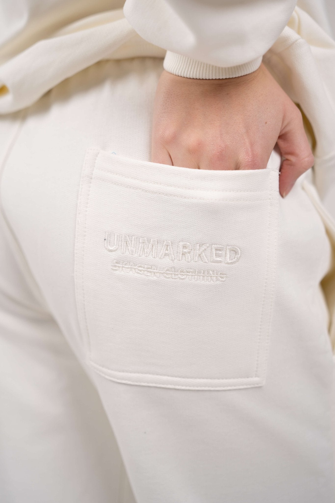 UNMARKED Sweatpants Hvid |  Skagen-clothing.dk