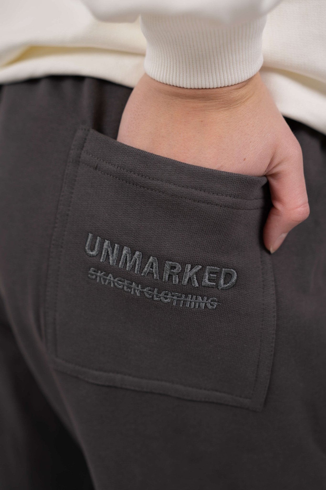 UNMARKED Sweatpants Mørkegrå |  Skagen-clothing.dk