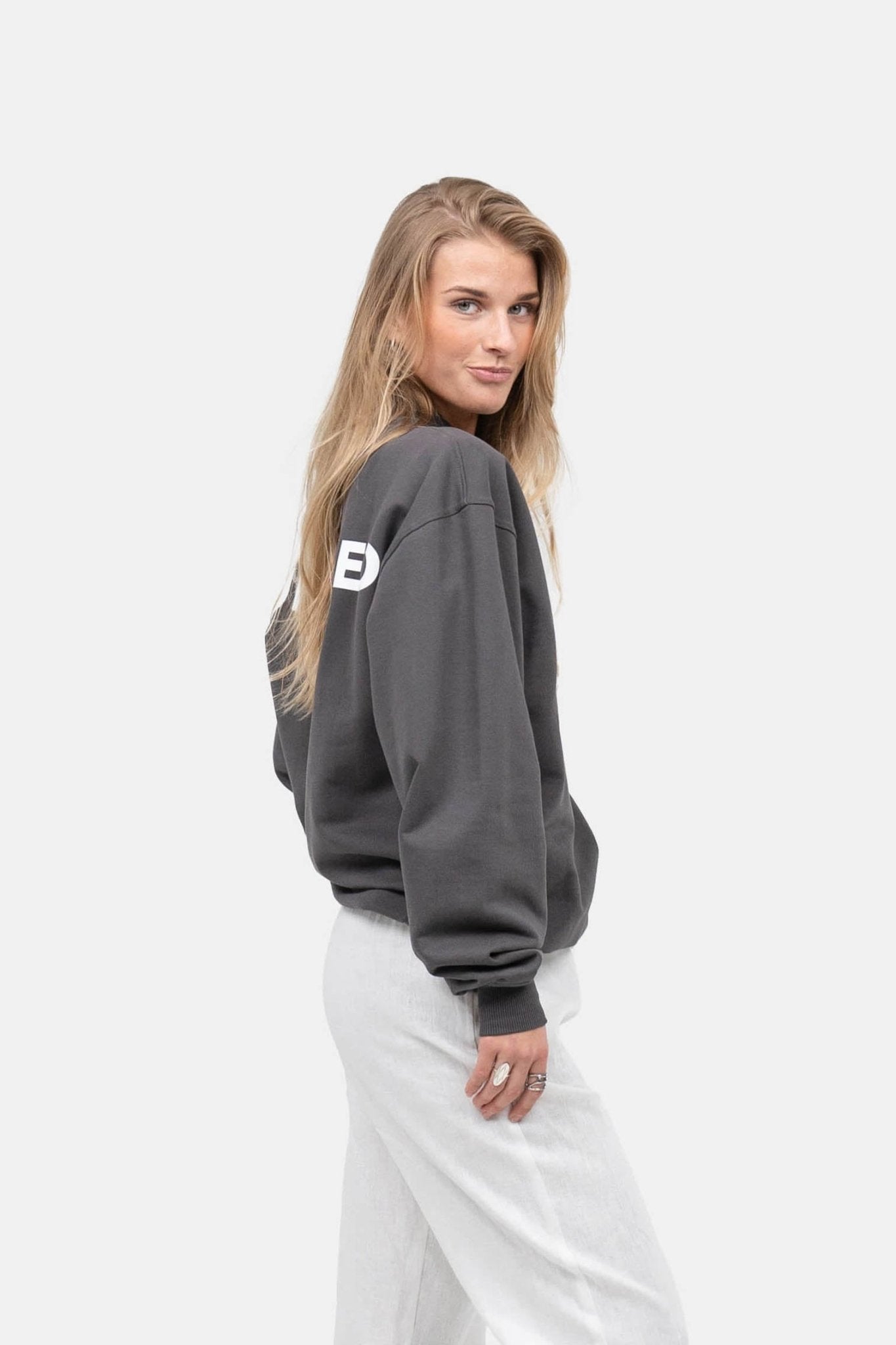 UNMARKED Sweatshirt Mørkegrå |  Skagen-clothing.dk