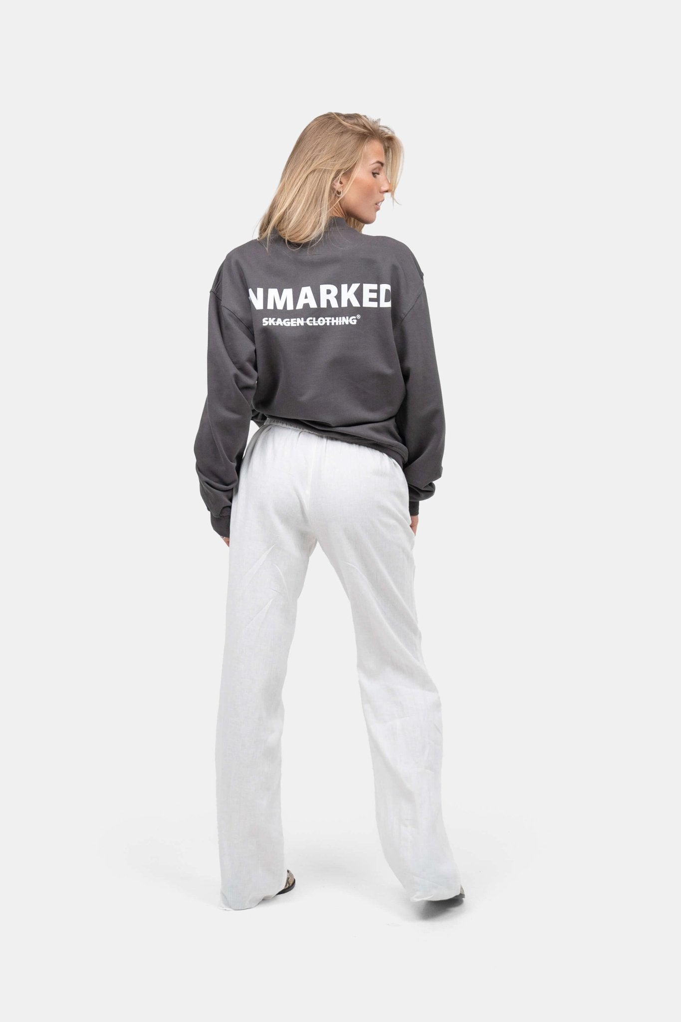 UNMARKED Sweatshirt Mørkegrå |  Skagen-clothing.dk
