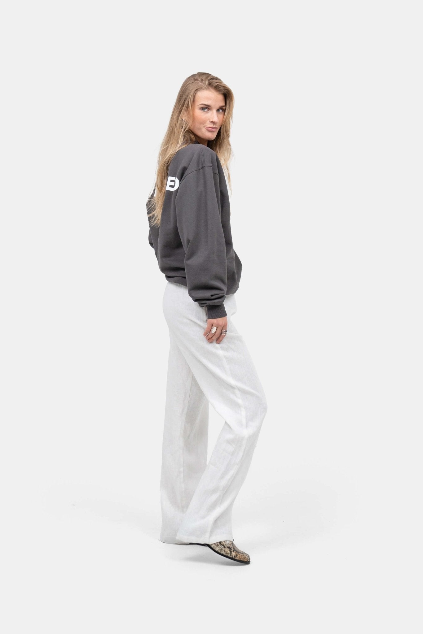 UNMARKED Sweatshirt Mørkegrå |  Skagen-clothing.dk
