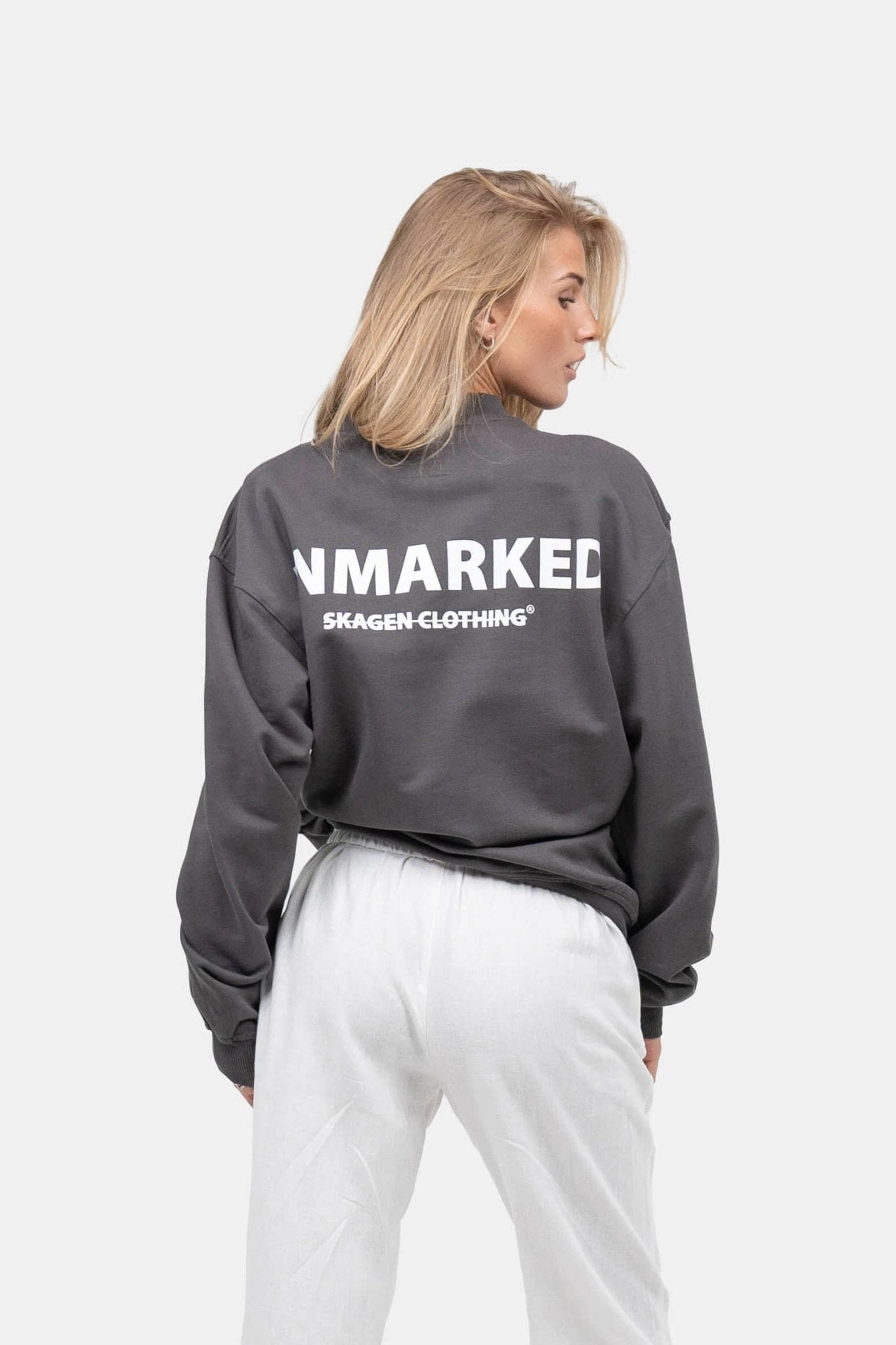 UNMARKED Sweatshirt Mørkegrå |  Skagen-clothing.dk