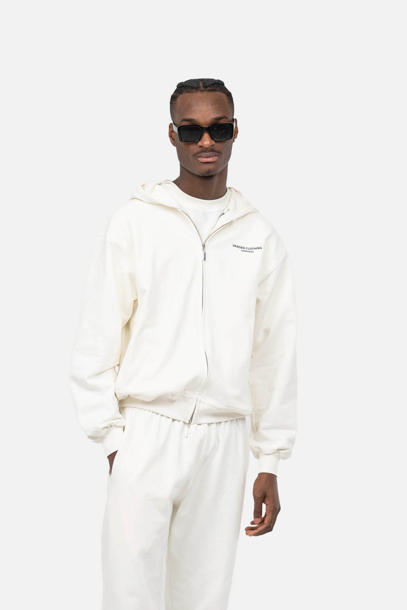UNMARKED Zip-Hoodie Hvid |  Skagen-clothing.dk