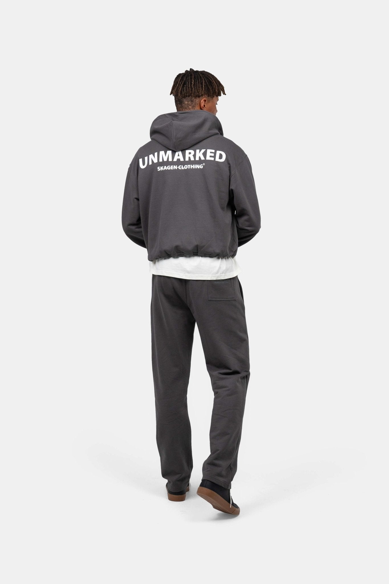 UNMARKED Zip-Hoodie Mørkegrå |  Skagen-clothing.dk