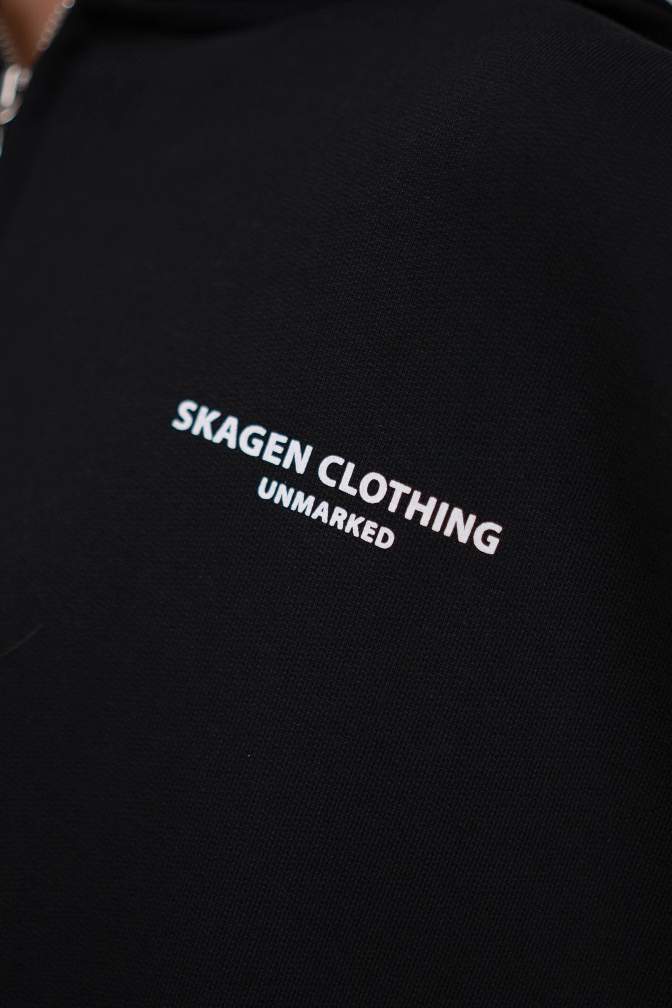 UNMARKED Zip-Hoodie Sort |  Skagen-clothing.dk